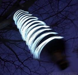 Firewinder - светильник для сада на энергии ветра