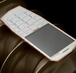 Разработан телефон, автоматически заряжающийся в кармане от тепла